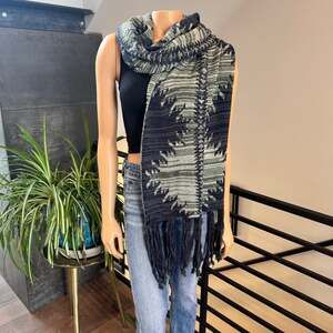 V. Fraas Oversized Wrap Scarf Stole Geometric Pine Tree Knit Fringed 75x16